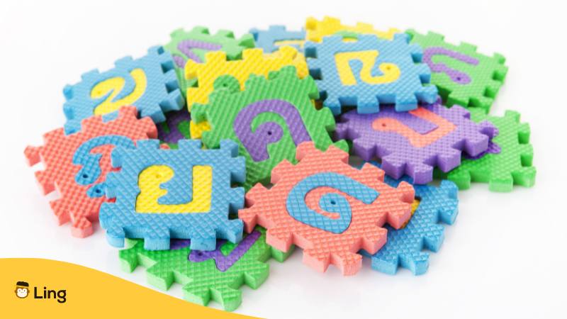 Thai Buchstaben als Legespielzeug für Kinder