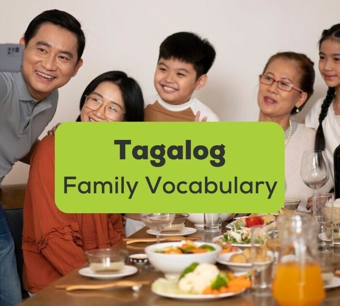 Tagalog family vocabulary - A photo of a Filipino family taking a selfie