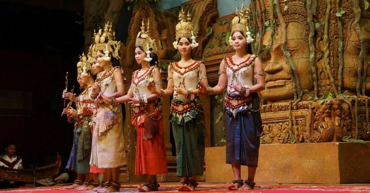 People follow the code of seven colors during the official Cambodian ceremonies.