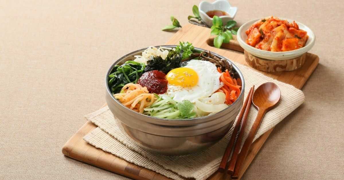 비빔밥 (Bibimbap) korean food