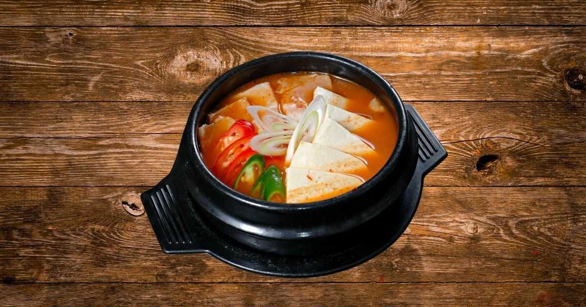 Korean Kitchen Utensils: 10+ Useful List For Beginners - Ling App