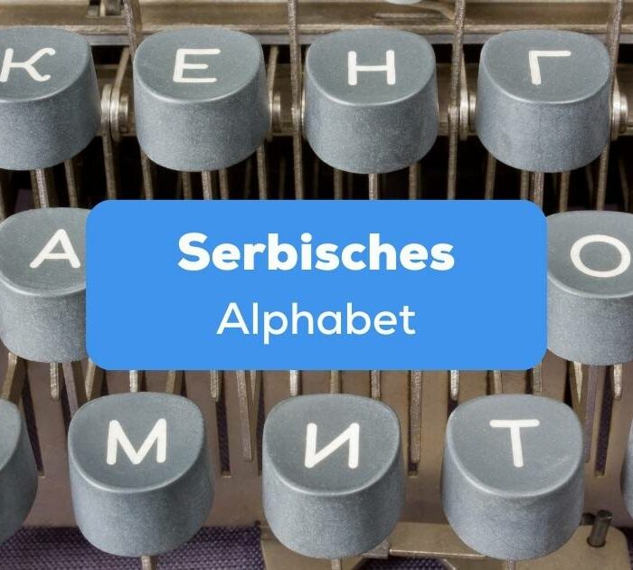 Schreibmaschine mit Tastatur vom serbische Alphabet