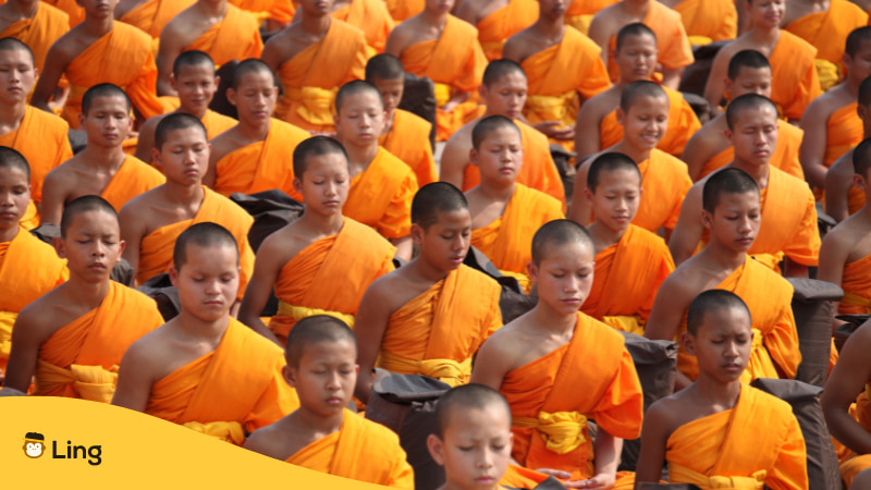 Dos and Donts in Thailand Do Respect The Monks