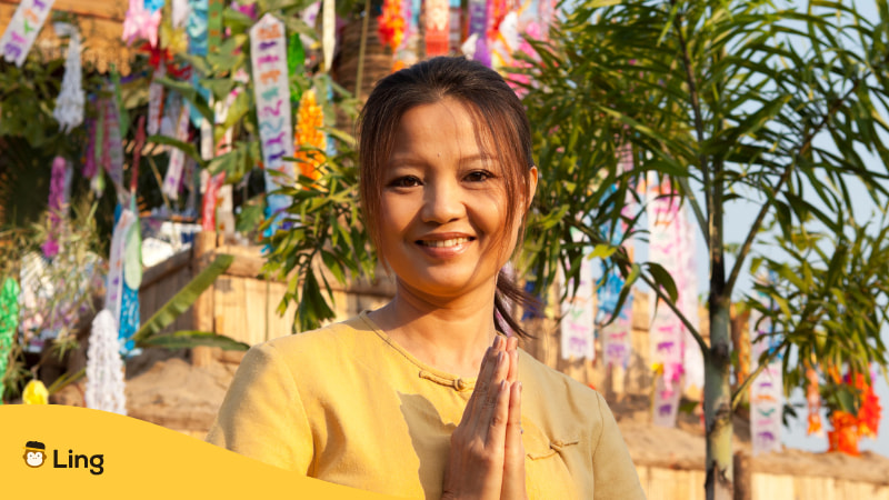 Dos and Donts in Thailand Do return a Wai greeting