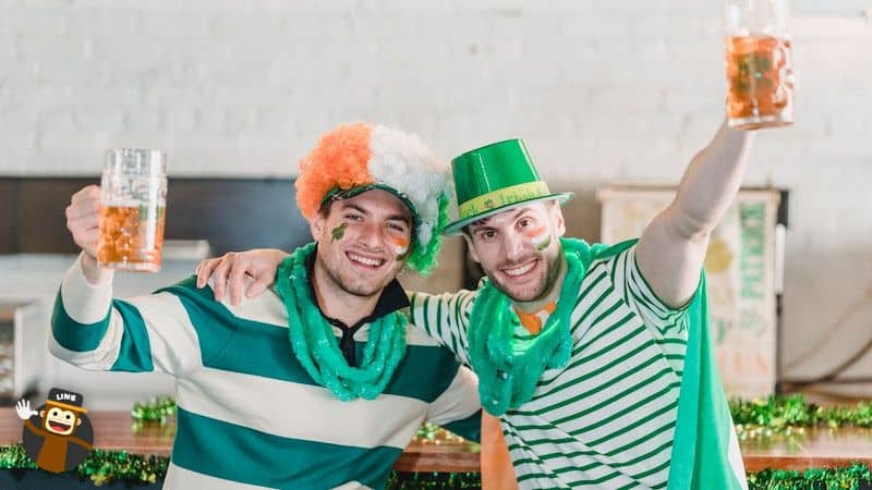 irish men drinking 