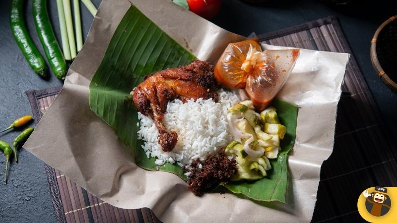Malaysian Street Food - Nasi Lemak