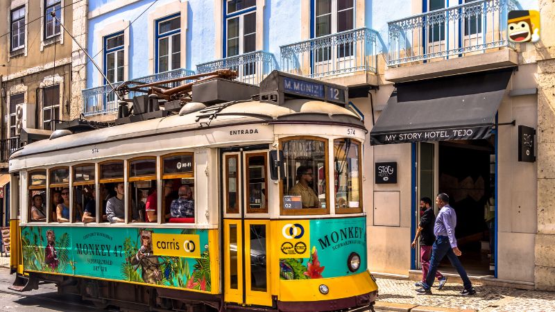 tram transportation method portuguese 
