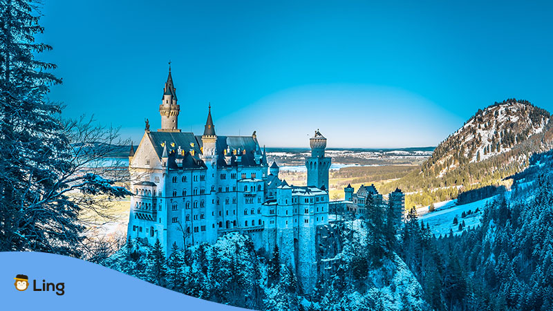 Neuschwanstein castle- cold weather- winter months 