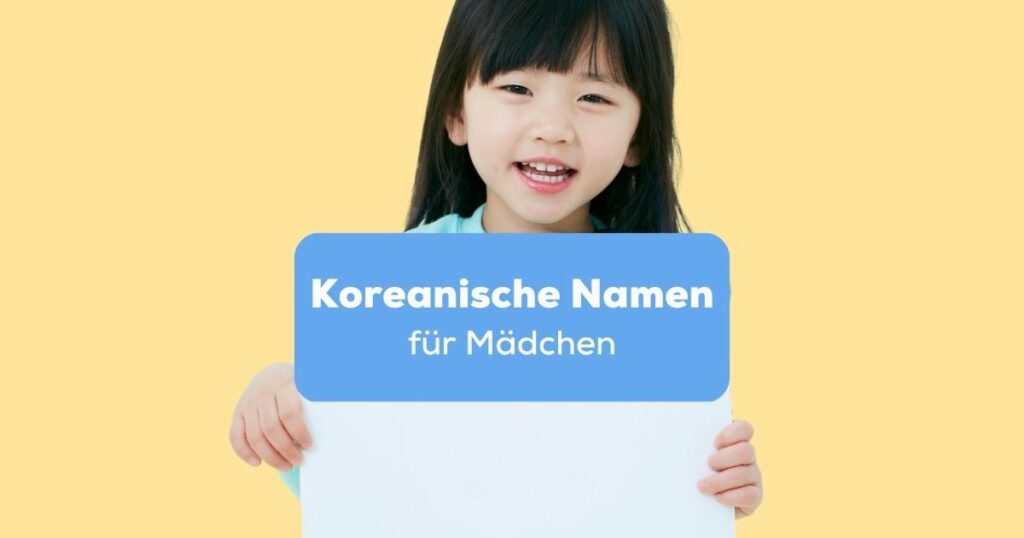Koreanisches Madchen hält Blatt Papier mit 500 koreanischen Namen für Mädchen in beiden Händen