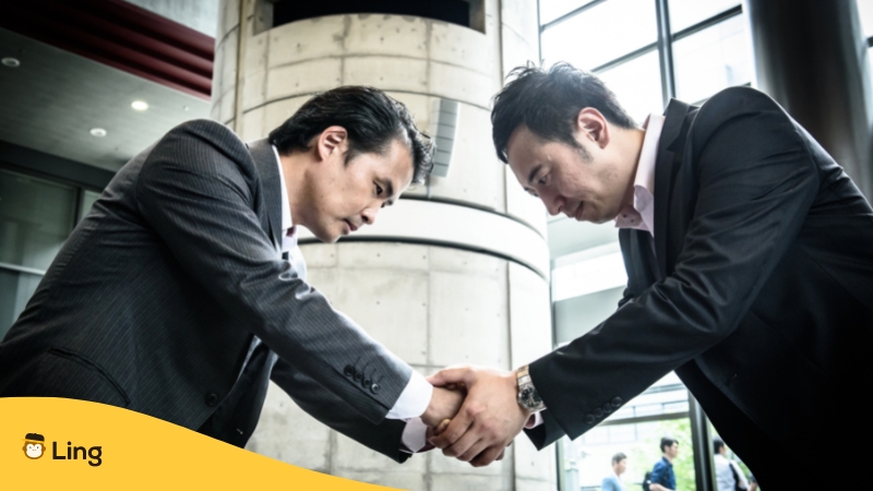 Business Etiquette In Japan-hand shake