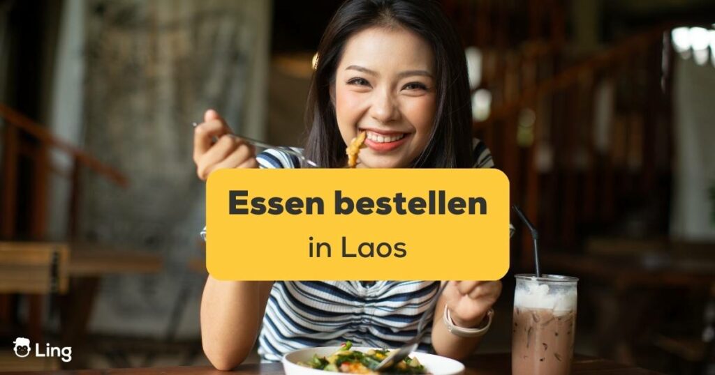Asiatische Frau tut Essen bestellen in Laos