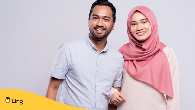 There's a bunch of helpful phrases you can use to greet someone in Malay!