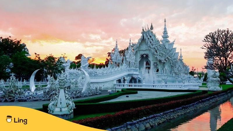 Wat Rong Khun- weißer Tempel in Thailand