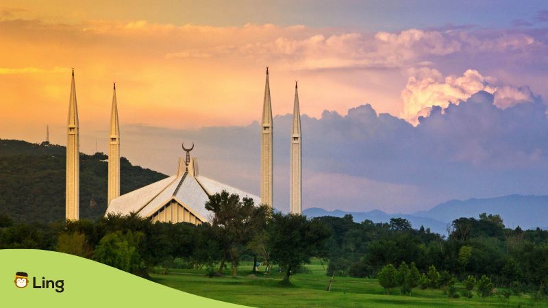 Urdu Travel Phrases - Pakistan is such a beautiful country - learn some Urdu for your next trip!
