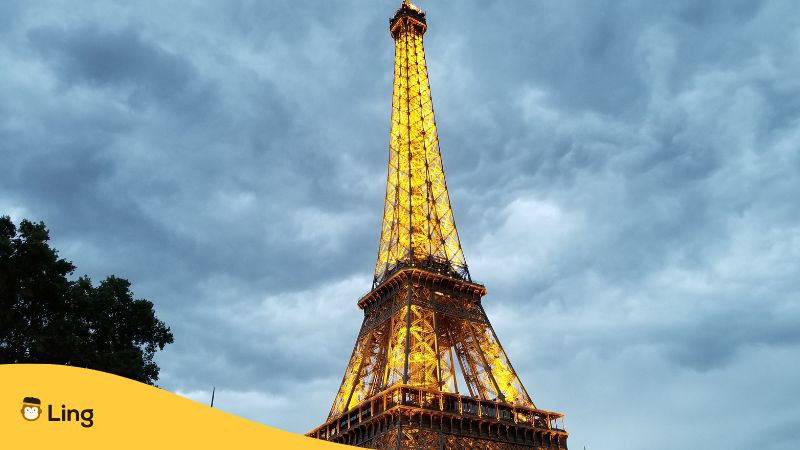 Common French Verbs - Effel tower