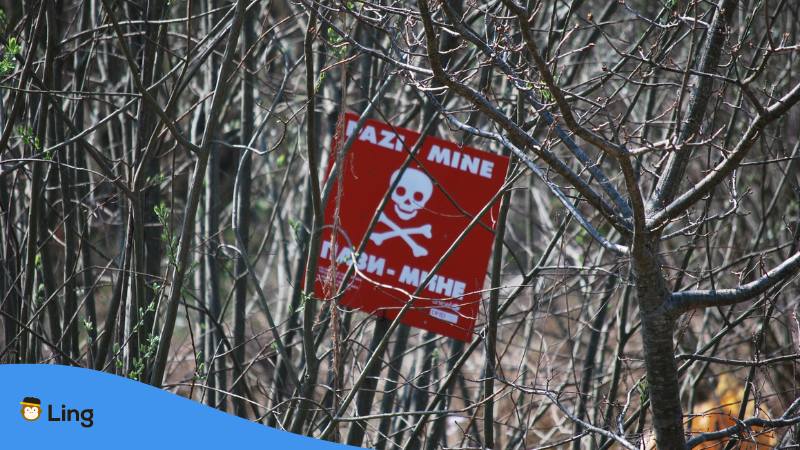 Warnzeichen in Bosnien, dass vor Landminen vom Balkan-krieg warnt