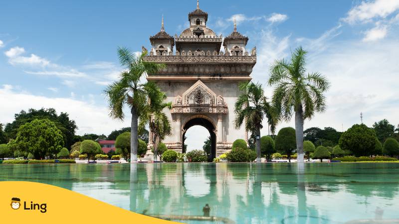 Patuxai Triumphbogen in der laotischen Hauptstadt Vientiane