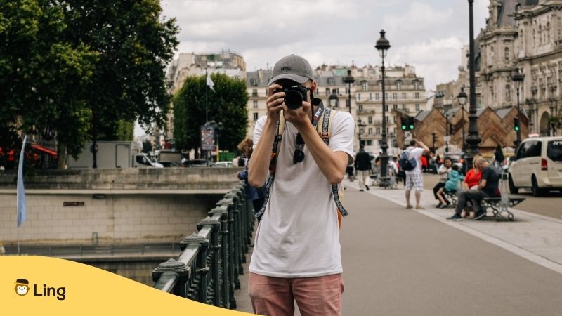 taking pictures of the places in france