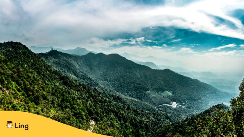 Malayalam-Words-For-Hiking-ling-app-wayanad-mountain-beautiful-scenery