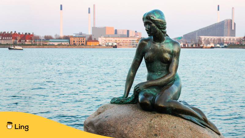 Statue der Meerjungfrau in Kopenhagen Dänemark, eine beliebte Sehenswürdigkeit