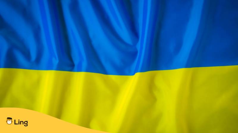 Ukrainische Flagge weht im Wind