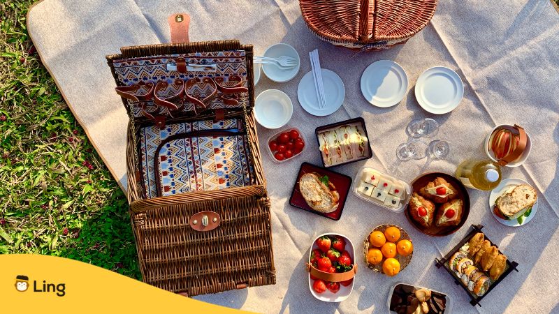 Basket - ກະຕ່າ (Kata) - Lao words for picnic