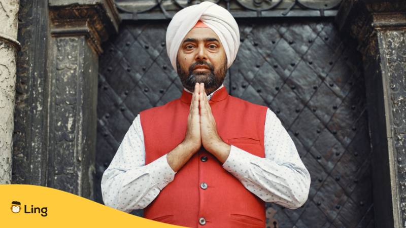 Porträt eines indischen Sikh-Mannes mit traditionellen Turban.