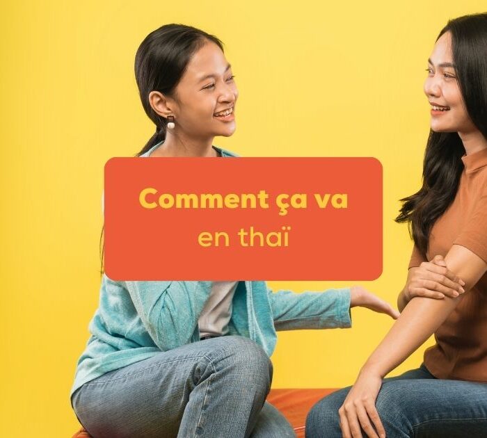 comment ça va en thaï Deux femmes asiatiques assises qui discutent