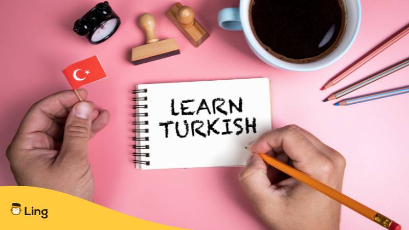 Lerne Türkisch. Lernmaterial Auf Rosa Untergrund