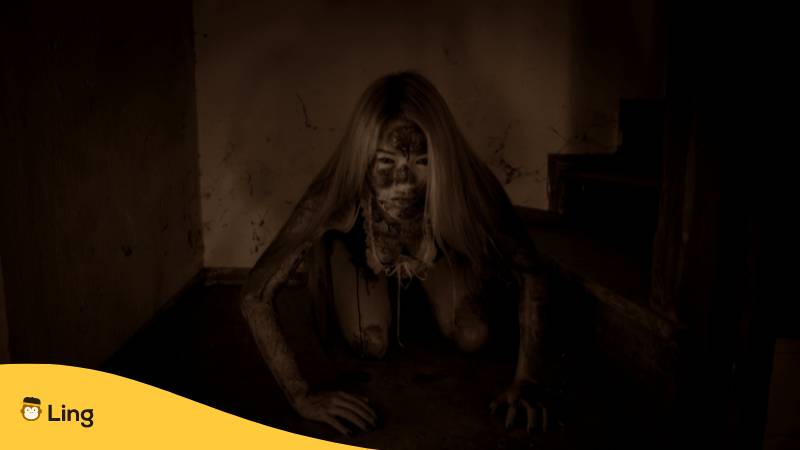 Gruselige Gespenstergeschichte in einem Spukhaus. Entdecke gruselige Malayalam Geistergeschichten mit der Ling-App.