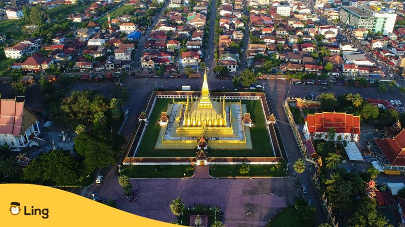 bonjour en lao
temple de Wat That Luang à Vientiane au Laos