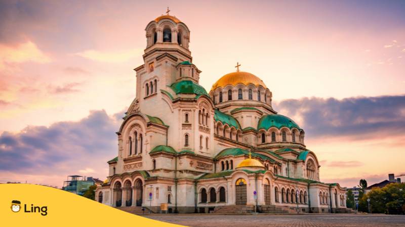 Alexander-Newski-Kathedrale, Sofia, Bulgarien. Entdecke die 8 beste traumhafte Orte in Bulgarien, die du heute mit der Ling-App erkunden kannst!
