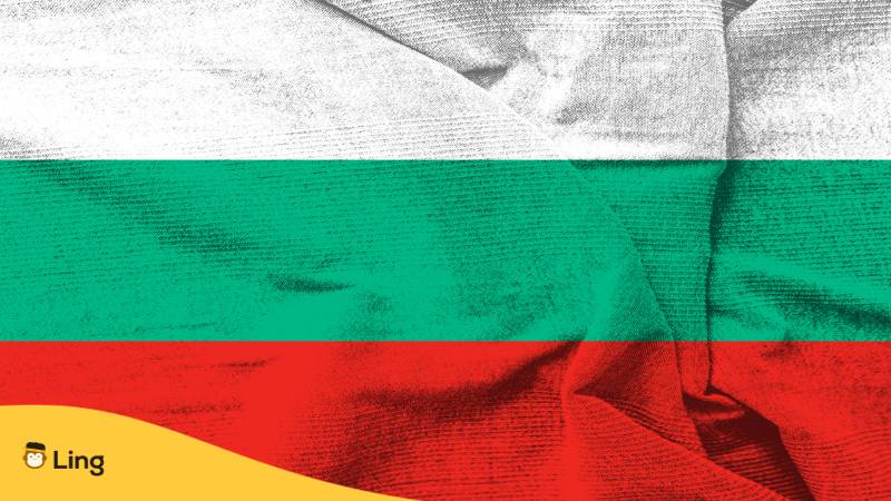 Bulgarische Flagge. Lerne Flirten auf Bulgarisch und die 7 besten romantischen Phrasen für Anfänger mit der Ling-App.
