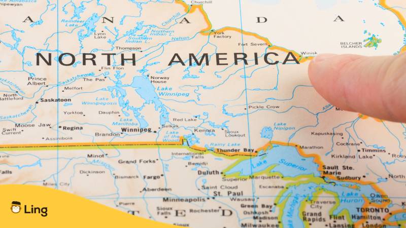 Finger zeigt auf Länderkarte von Nordamerika. Lerne 90 Länder und Nationalitäten auf Bulgarisch mit der Ling-App
