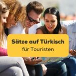 Touristen mit Karte in Istanbul. Lerne 100 einfache Sätze auf Türkisch für Touristen mit der Ling-App.