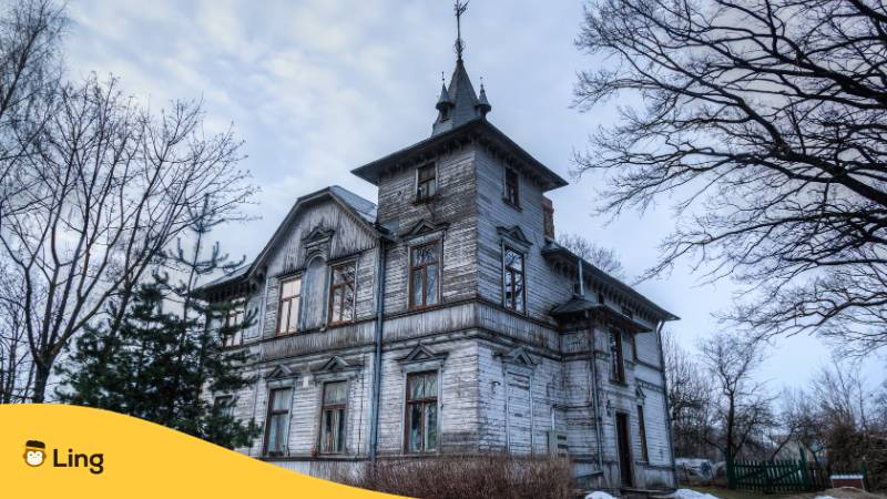 Spukhaus in Riga. Entdecke 6 gespenstische Orte in Bulgarien und die besten Gruselorte zum Erkunden. Lerne Bulgarisch mit der Ling-App.
