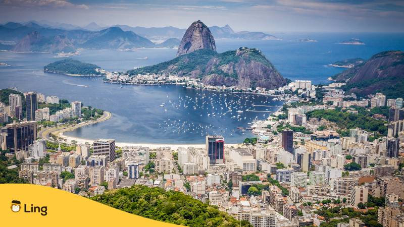 Blick auf Rio de Janeiro. Lerne die 9 besten Arten, guten Morgen auf Portugiesisch zu sagen. Lerne Portugiesisch mit der Ling-App.

