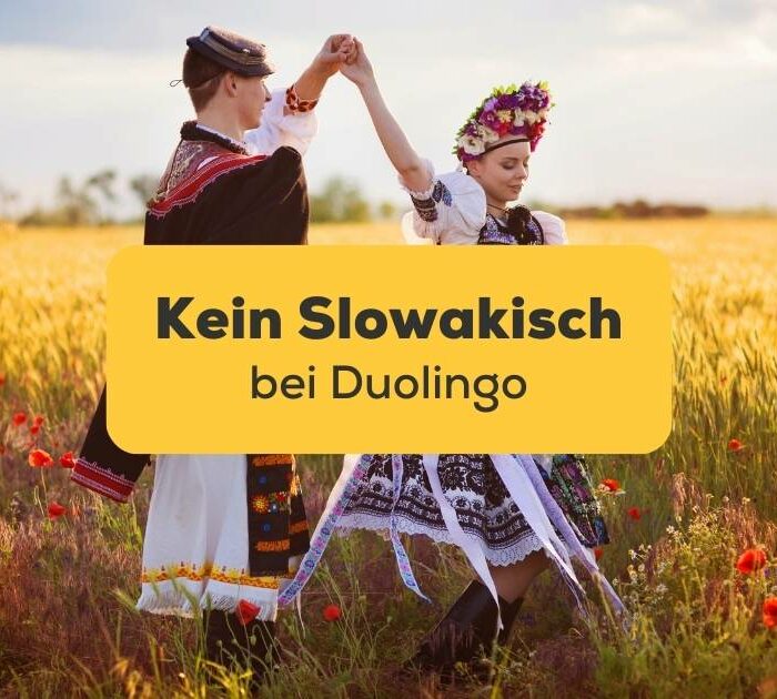 Slowakisches Liebespaar tanzt auf dem Feld. Kein Slowakisch bei Duolingo? Wir haben 2 faszinierende Lösungen für dich parat.