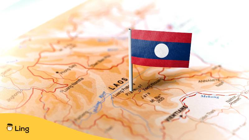 Laos mit Flagge auf der Karte.  Ist Lao schwer zu lernen? Entdecke 6 faszinierende Tipps, um schneller Erfolge zu erzielen!
