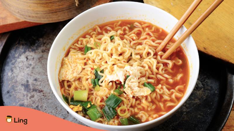 Ramen Instant Suppe. Entdecke über 25 leckere koreanische Snacks mit Ling!