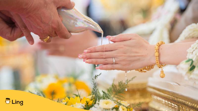 Thailändische Hochzeitszeremonie und thailändische Hochzeitsdekoration. 5 epische Traditionen, über die kaum jemand spricht zur Thai Hochzeit!