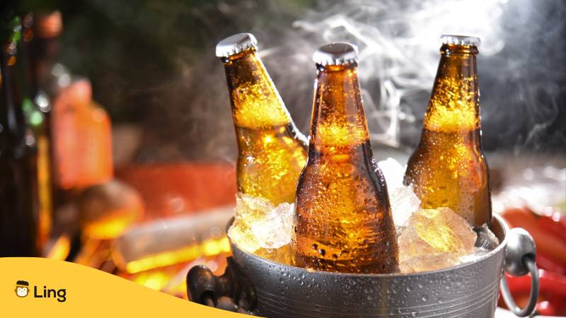 Bierflaschen in Eis. Entdecke die Trinkkultur in Thailand mit unserem einfachen, Nr. 1 Leitfaden!