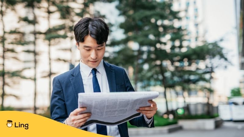 Reading the newspaper as part of your Korean lesson