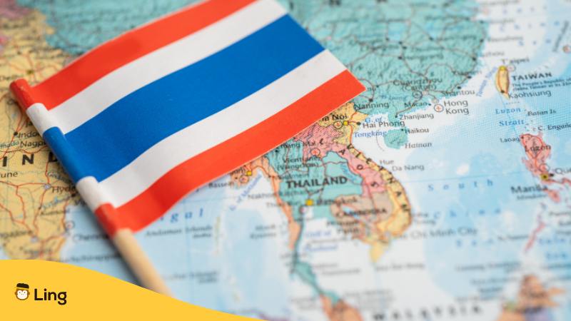 Flagge von Thailand auf der Weltkarte. Entdecke 14 wichtige Fakten für Expats für ein Leben in Thailand.