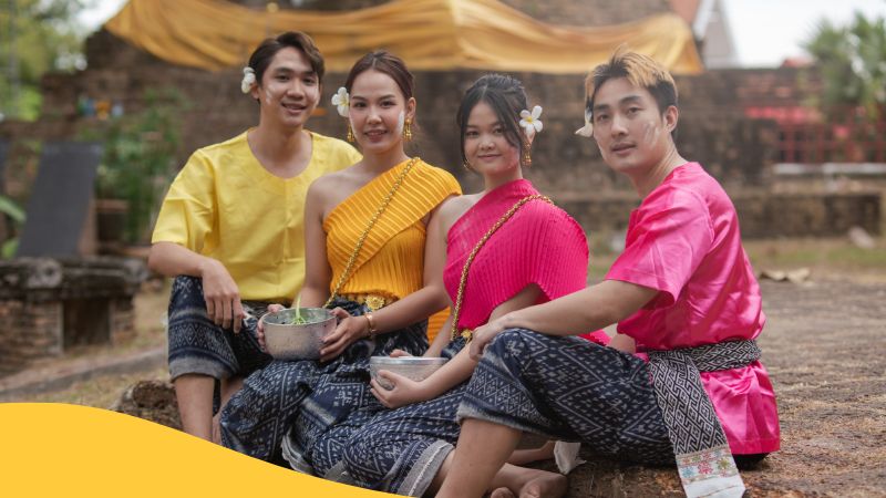 Thai Duolingo Thai people wearing traditional Thai clothing ㅍ