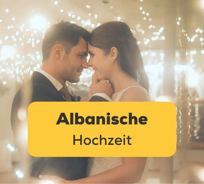 Glückliche albanische Hochzeitspaar nach der Trauung. Entdecke 8 faszinierende albanische Traditionen zu albanischen Hochzeit.