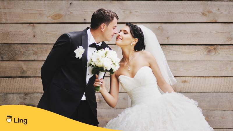 Glückliche Hochzeit. Lerne 25 Verzaubernde Liebesvokabeln auf Albanisch.
