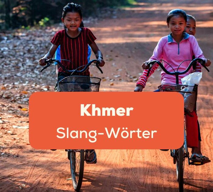 Glückliche kambodschanische Kinder auf Fahrrädern, Kambodscha. Lerne witzige Khmer Slang-Wörter mit Ling!