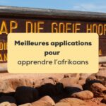 applications pour apprendre l'afrikaans Panneau sur lequel il est écrit en afrikaans "kaap die goeie hoop" Cap de Bonne Espérance à Cape Town