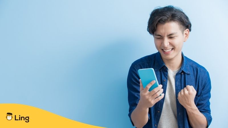 Ragazzo Che Usa Un App Linguistica